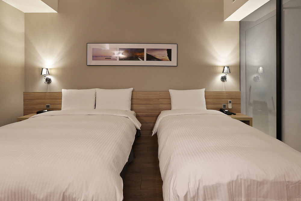 Miller Inn Taichung Esterno foto