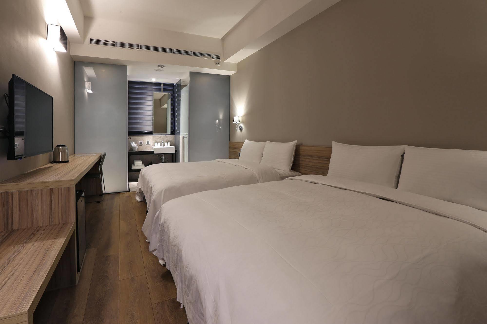 Miller Inn Taichung Esterno foto