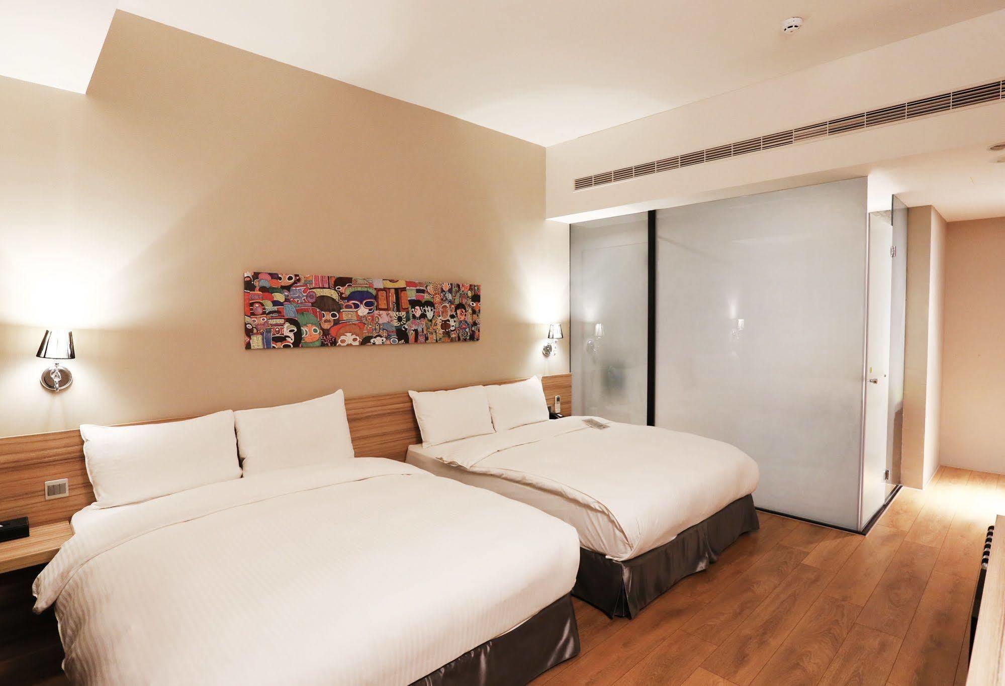 Miller Inn Taichung Esterno foto