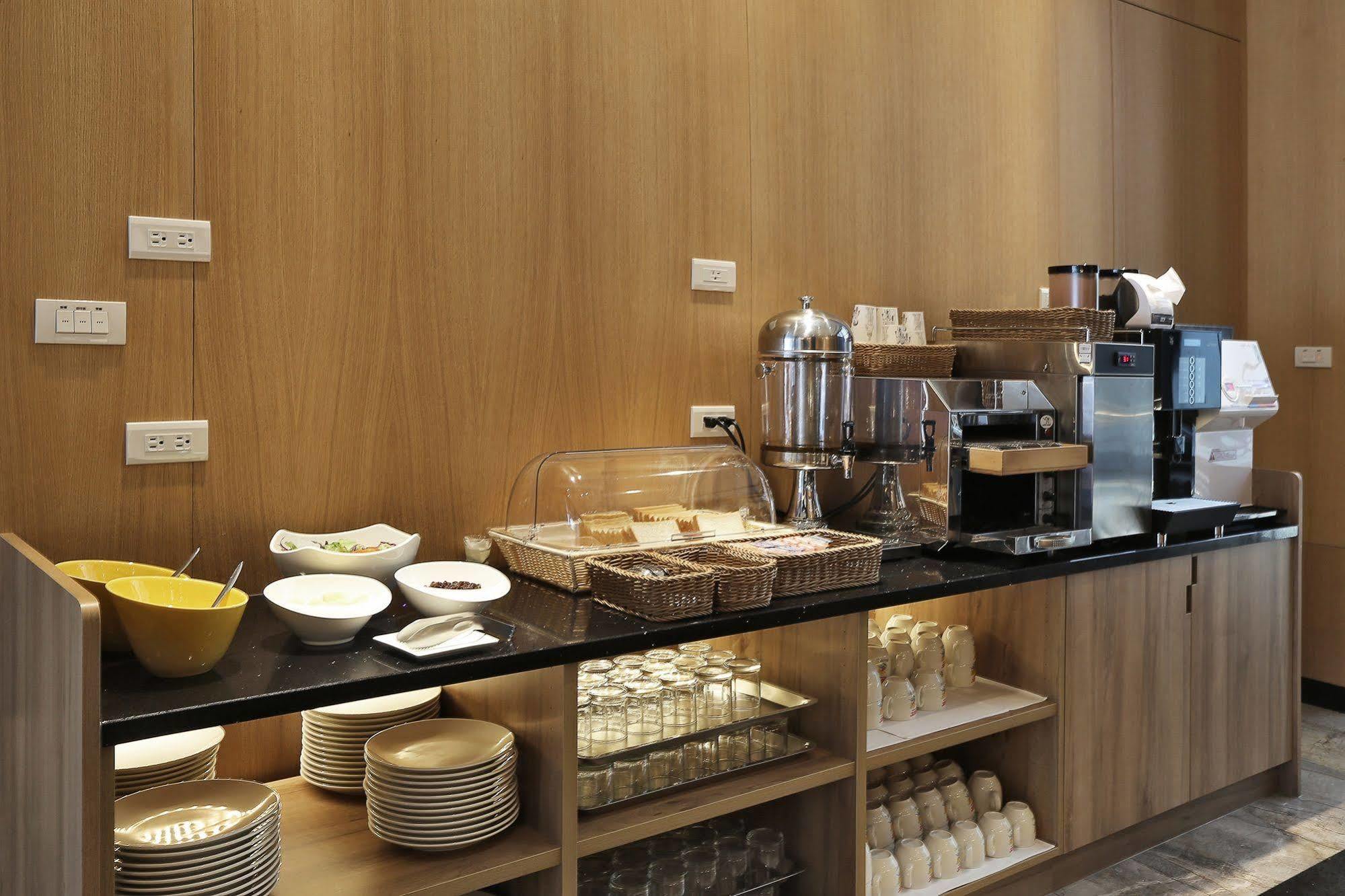 Miller Inn Taichung Esterno foto
